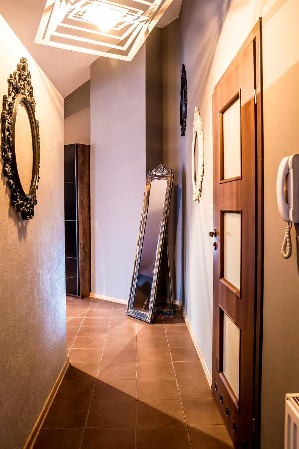 Style Apartment Next To Kazimierz And Old Town + Netflix Cracóvia Exterior foto